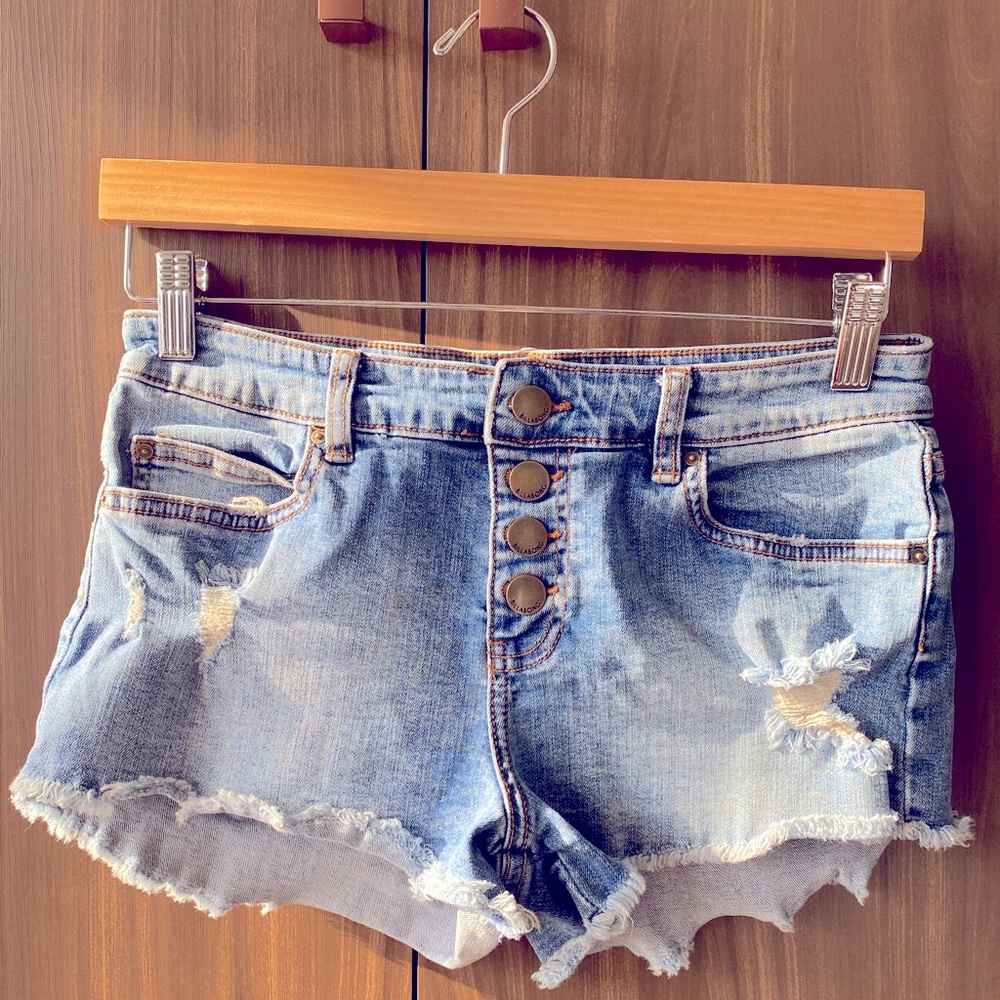 Women’s Billabong jean shorts - Size 25